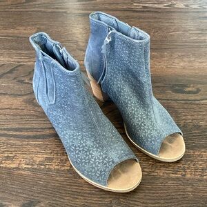 Toms open toed boots